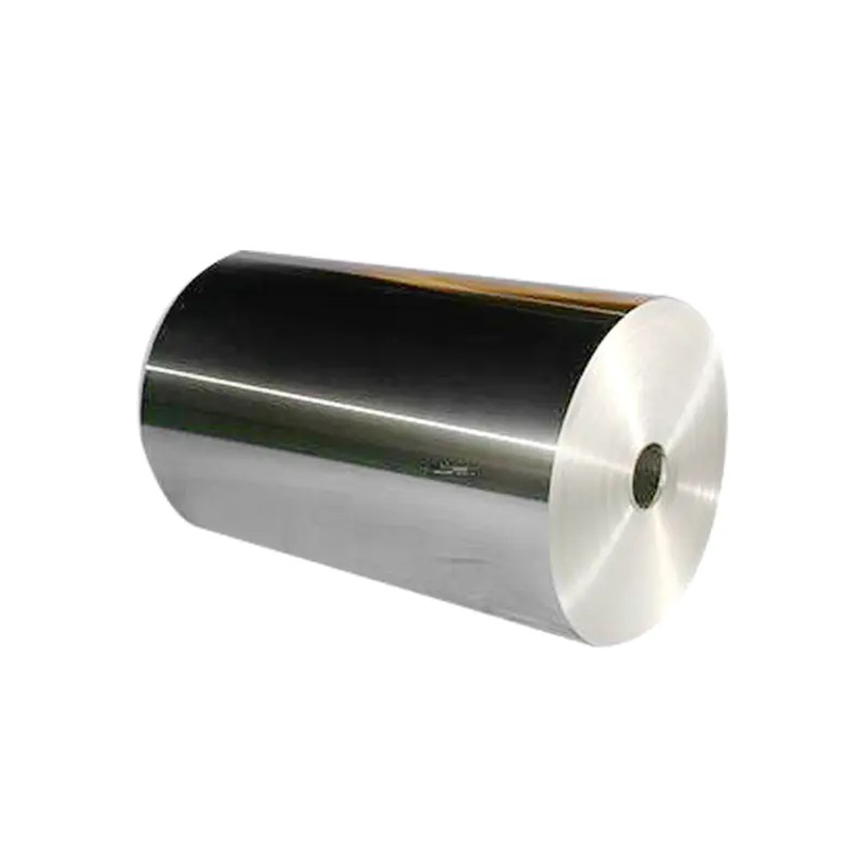 Vilka fysikaliska egenskaper hos råmaterial av aluminiumfolie gör att det används i stor utsträckning inom områden som konstruktion, dekoration och kondensatortillverkning?
