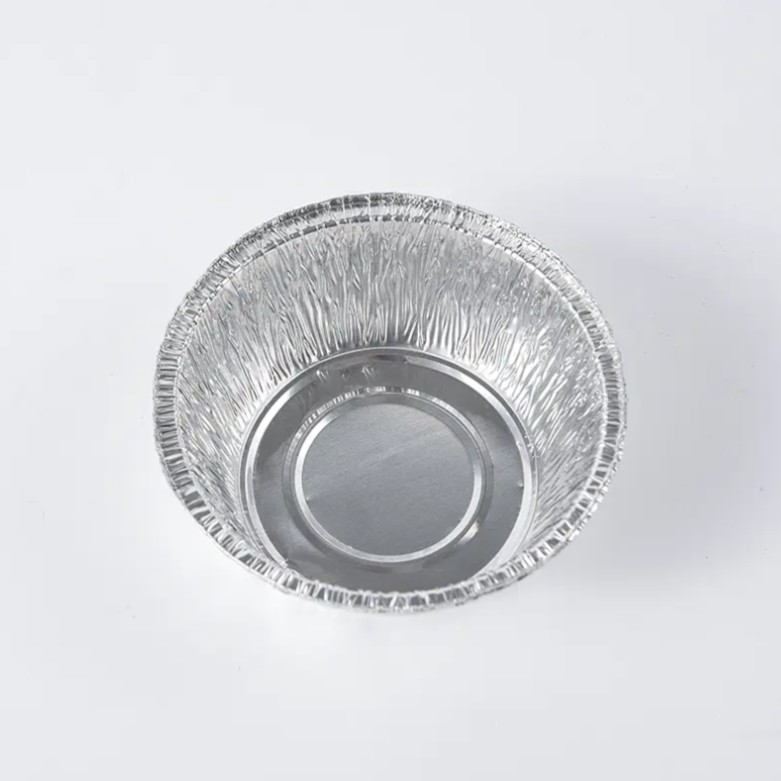 Kan rund skrynklig aluminiumfoliematbehållare användas säkert i mikrovågsugnar och kylskåp?